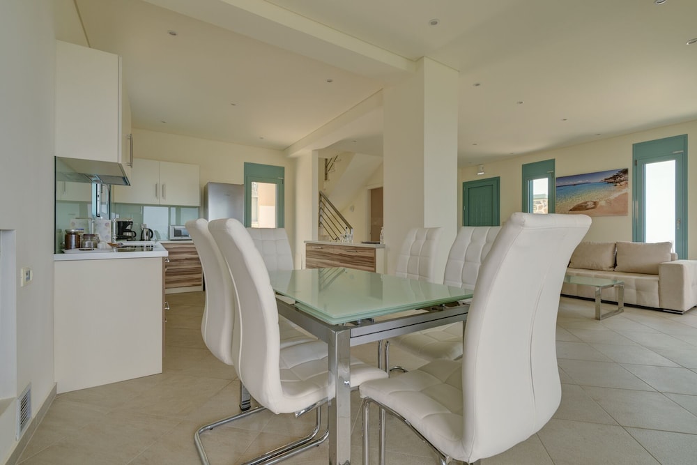 Ouzo Panoramic Houses 1, with private pool