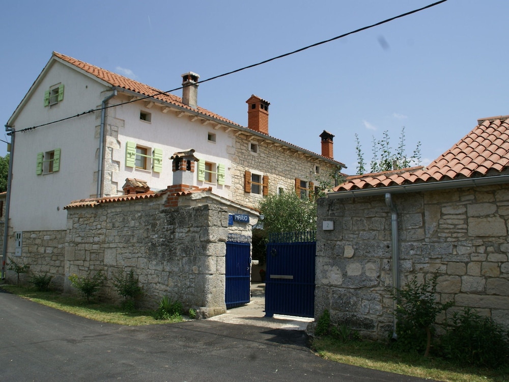 Photo 8