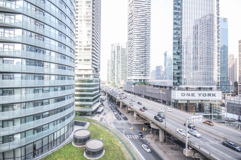 Sarkar Suites - Entertainment District - Image 1