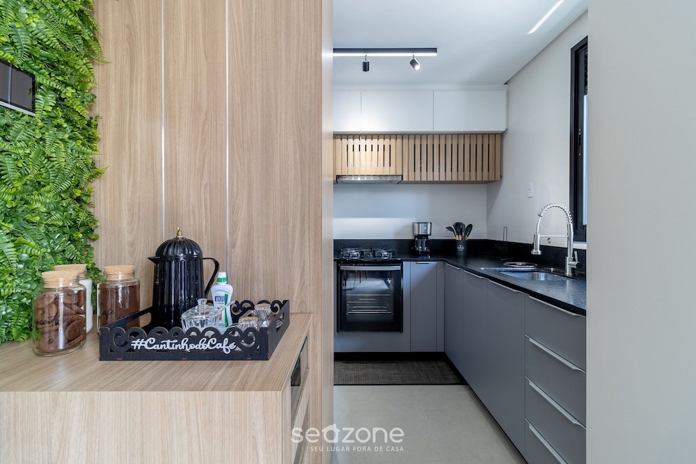 Modern Apartment Near the Beach! - Atc0301