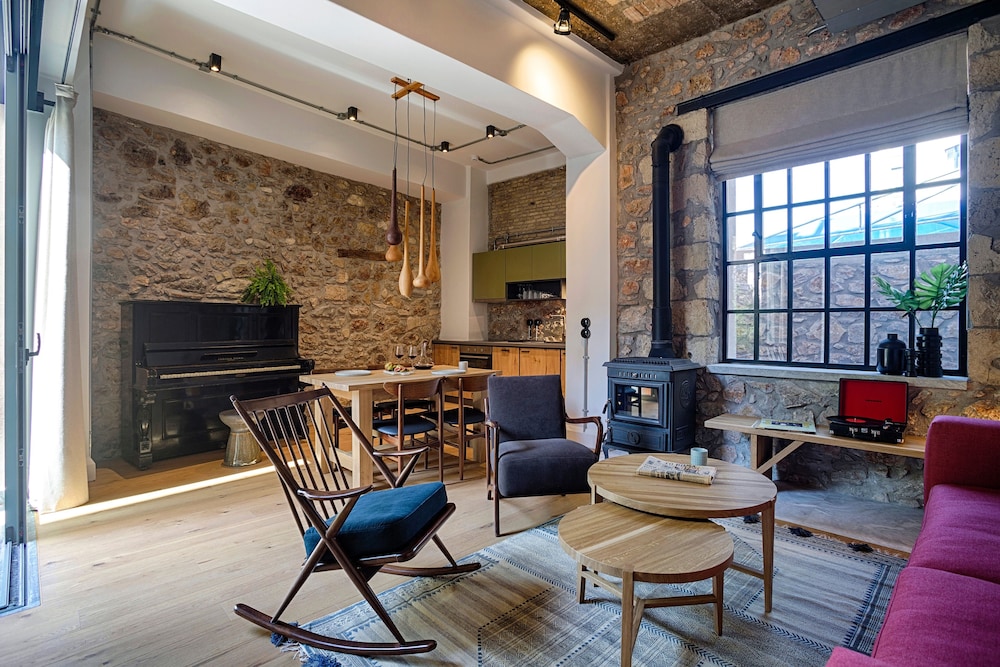 The Foundry Suites