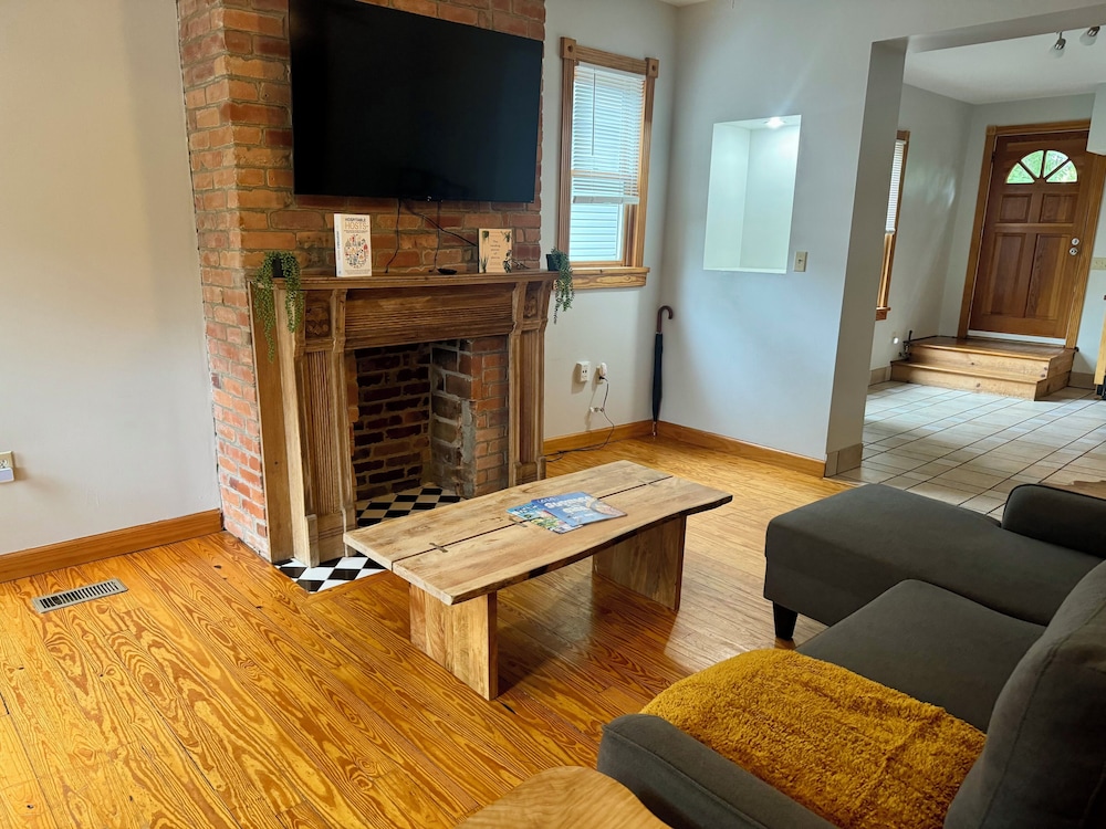 Jungle House Boutique Lofts – Downtown Columbus & Short North