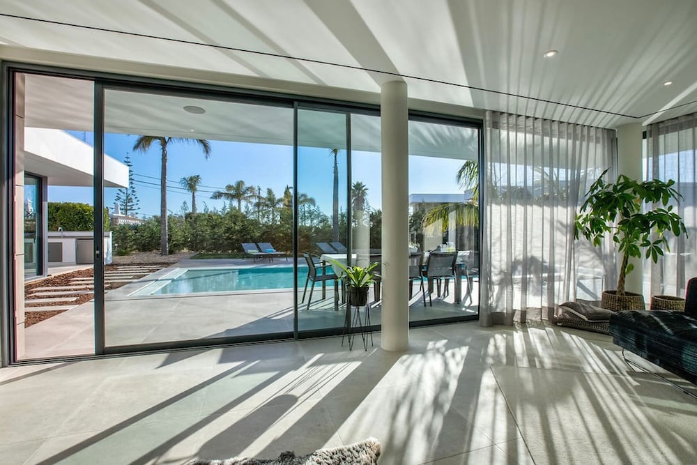 2 Rua das Palmas Luxurious Stylish and Modern L