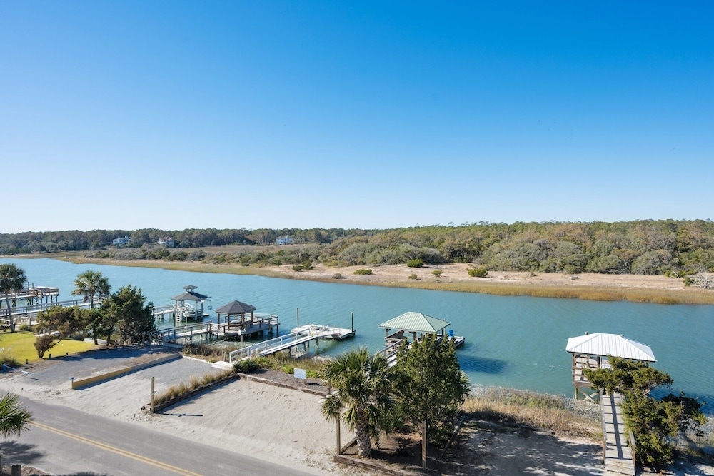 Laughin Place 7 Bedroom Home by Peace Vacations