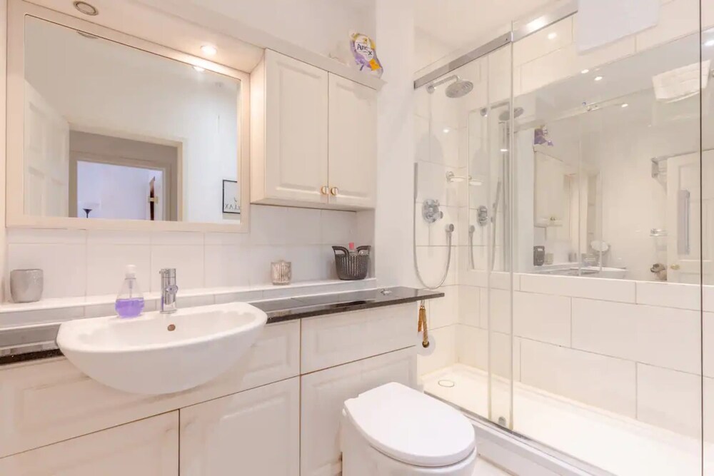 Stylish 1 Bedroom Apartment in Pimlico With Lovely Garden