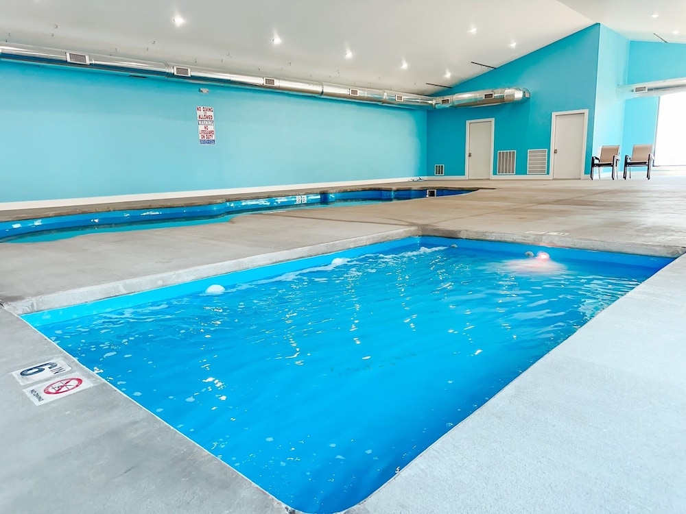 Rocky Shores Retreat - Indoor Pool Open view 2