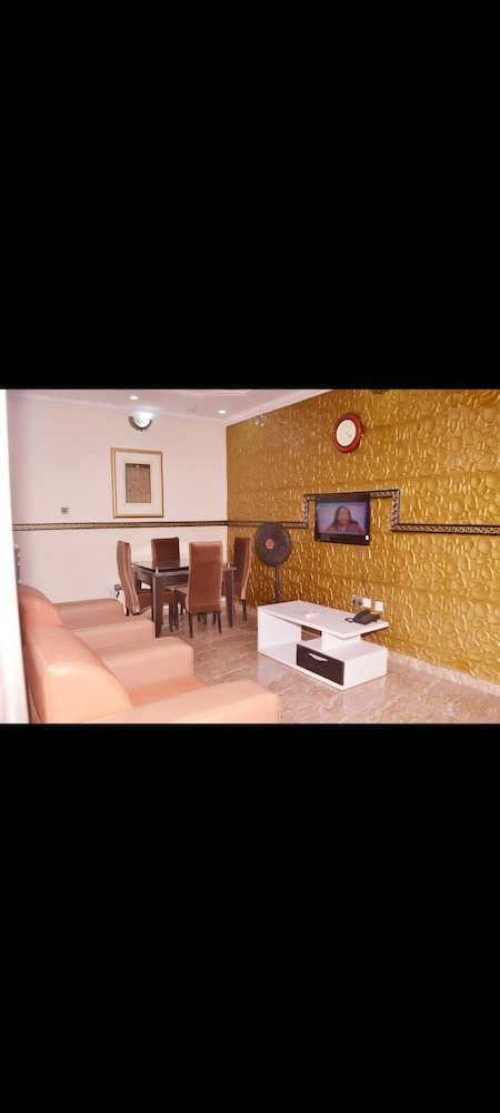 Immaculate 2-bed Apartment in Idimu view 5