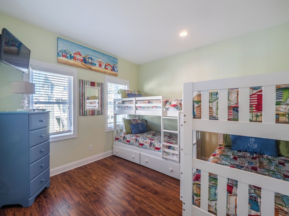 Sandy Feet by Topsail Realty