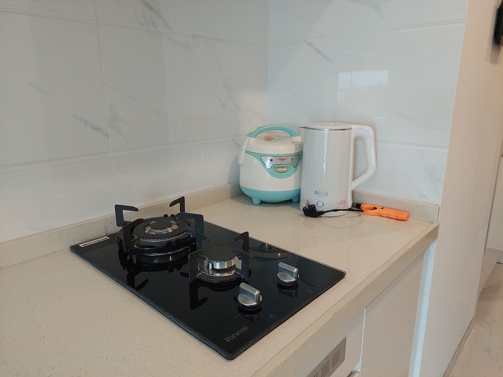 Comfortable 2BR at Sky House BSD Apartment