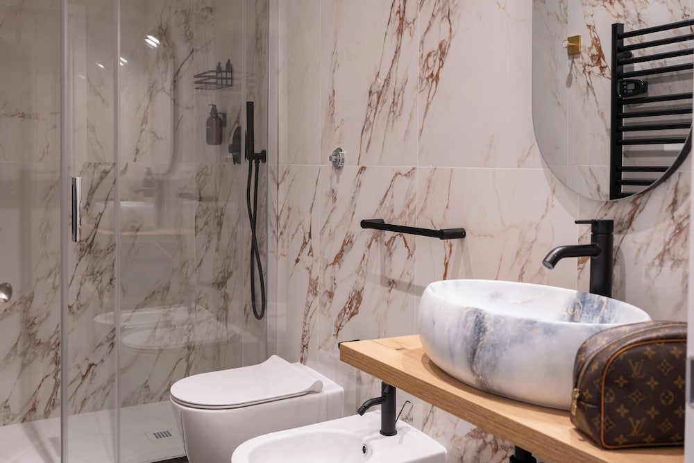 Romart luxury rooms
