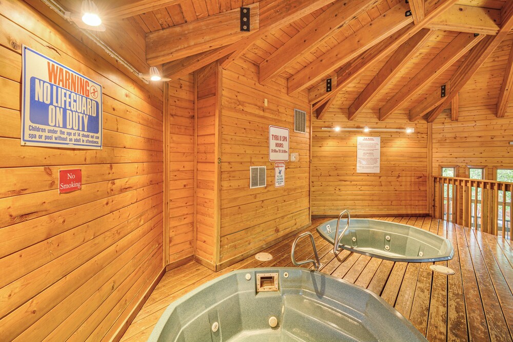 Ski-in/ski-out Condo: Steps to Snowflake Chair view 4
