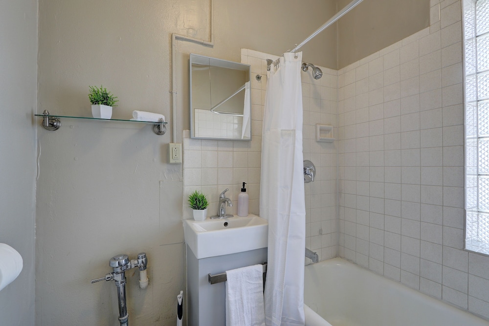 ROVE LIVING/KB - Prospect
