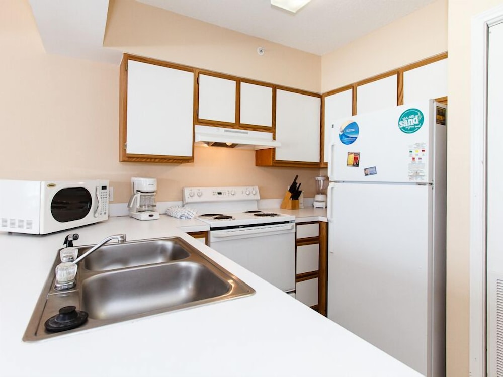 Emerald Twrs West 3003 by Brooks and Shorey Resorts