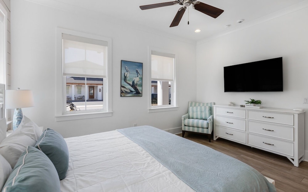 5BR Getaway w/ Private Pool, Golf Cart, 4 Bikes & 30A Convenience!