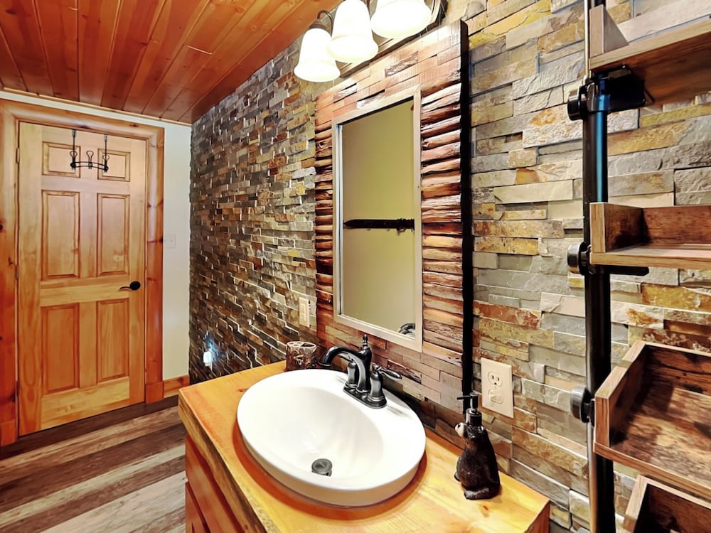 Crow's Point Lakehouse by Taylor Made Deep Creek