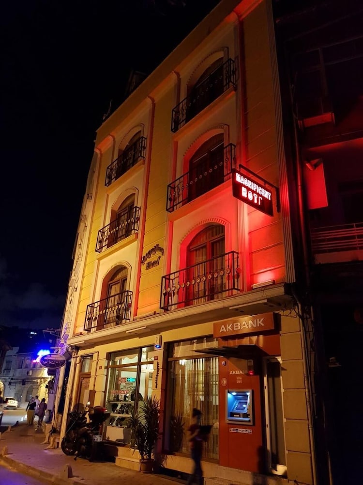 Magnificent Otel - Image 40