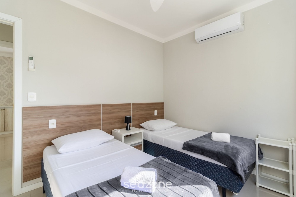 2 Bedroooms Apt w/ BBQ 500m From the Beach Pts0101