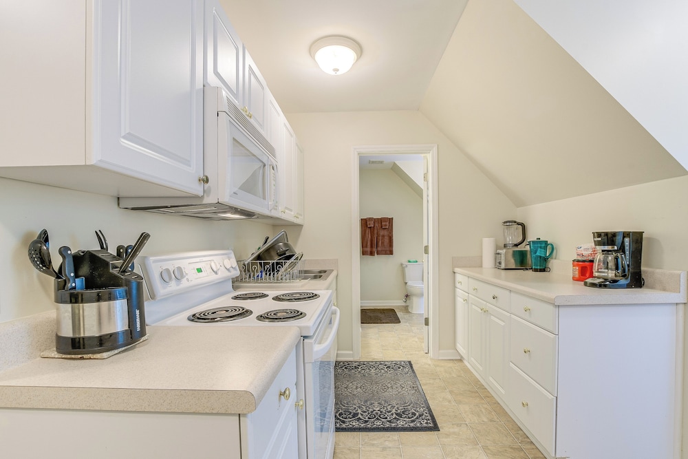 Hike, Golf & Boat: Wake Forest Home w/ Yard