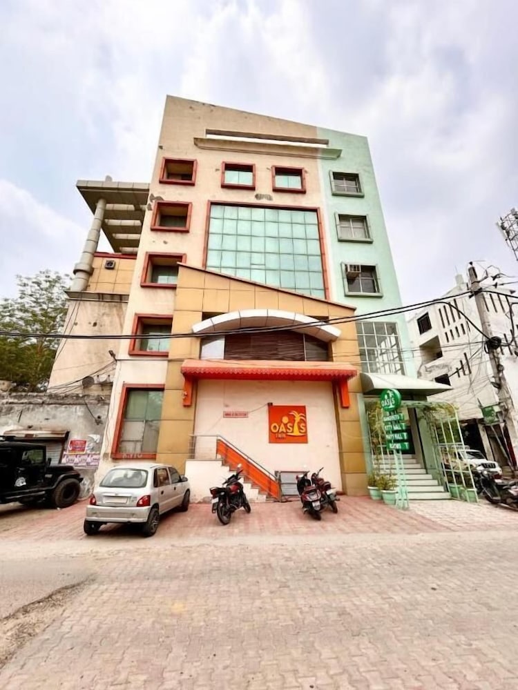Oasis Inn