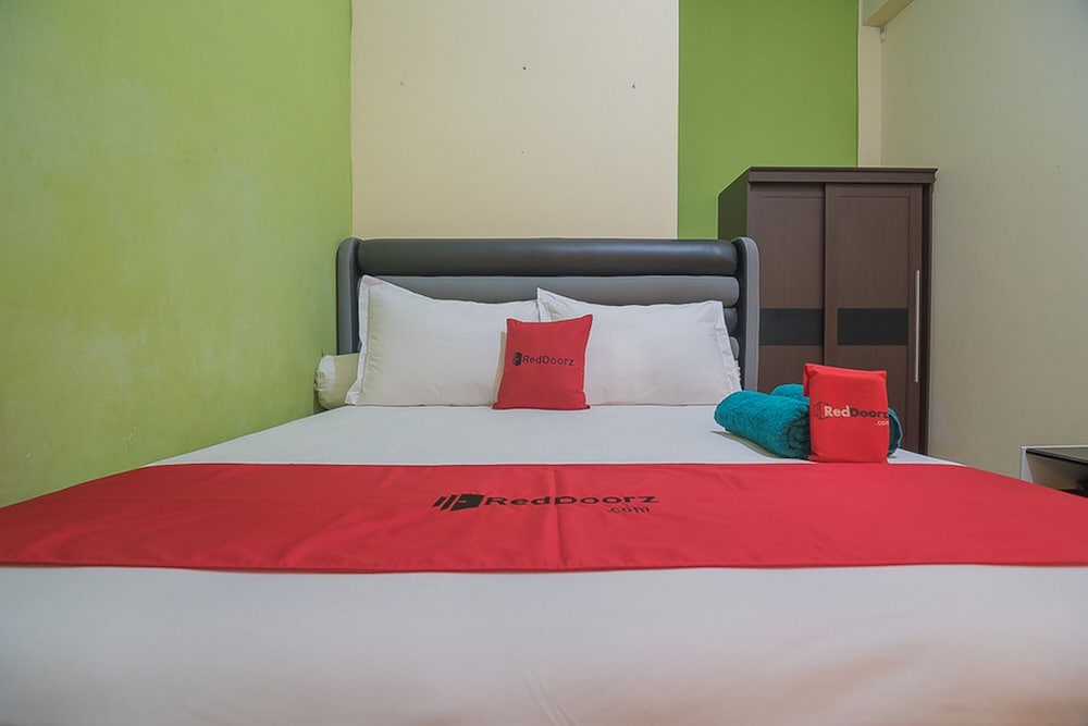 RedDoorz near Living Plaza Balikpapan 2 view 3