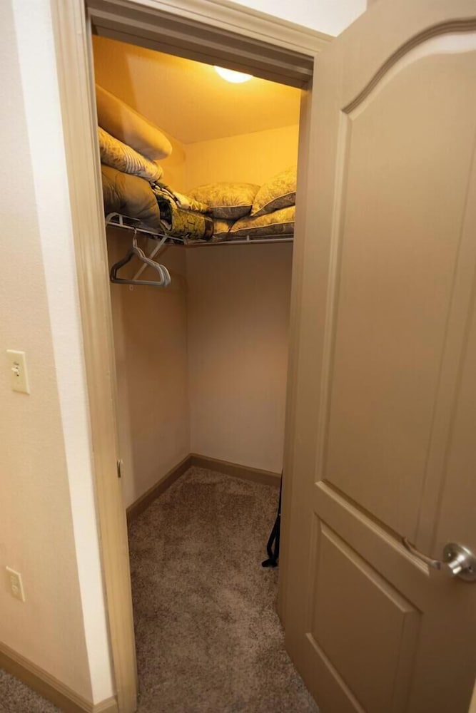 Mountain View Condo 1501