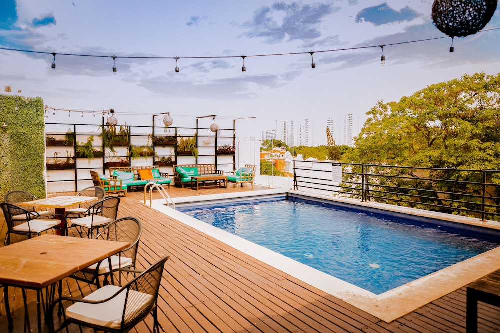 Nomads Hotel & Rooftop pool