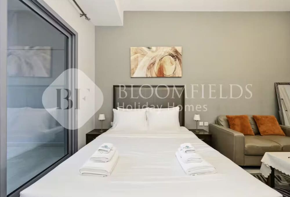 1306 Bloomfields Casual STU Elite Tower
