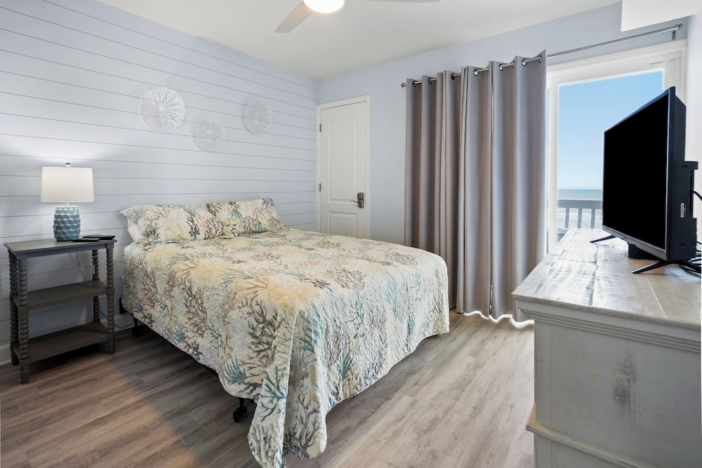 Raintree Villas 2F