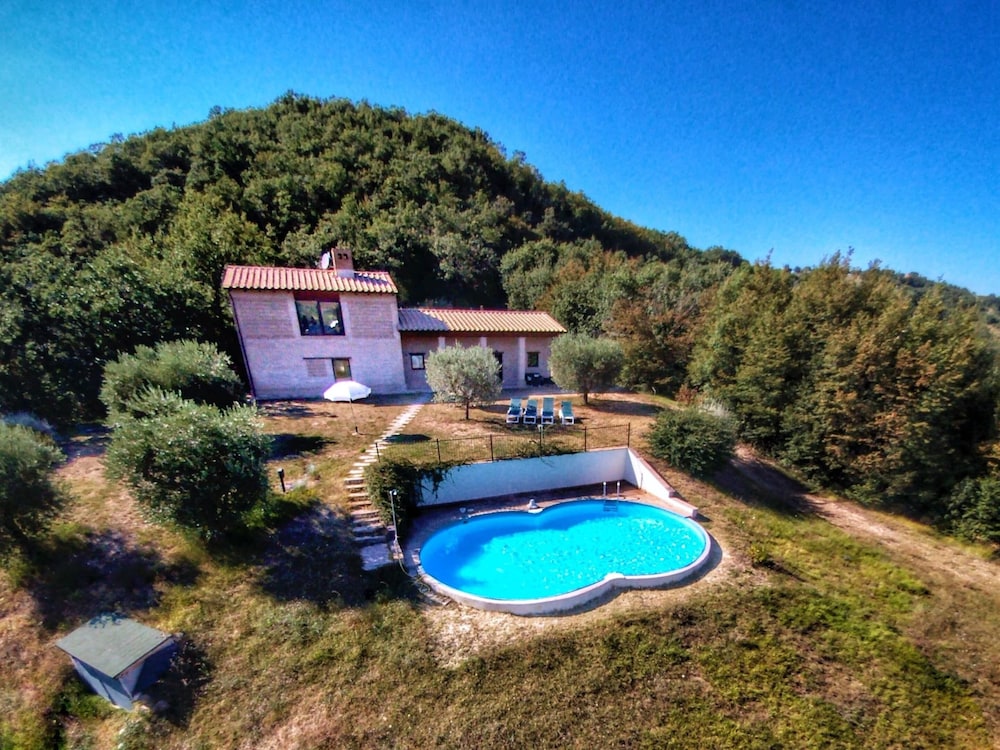 Holiday Home With Pool Near Assisi view 2