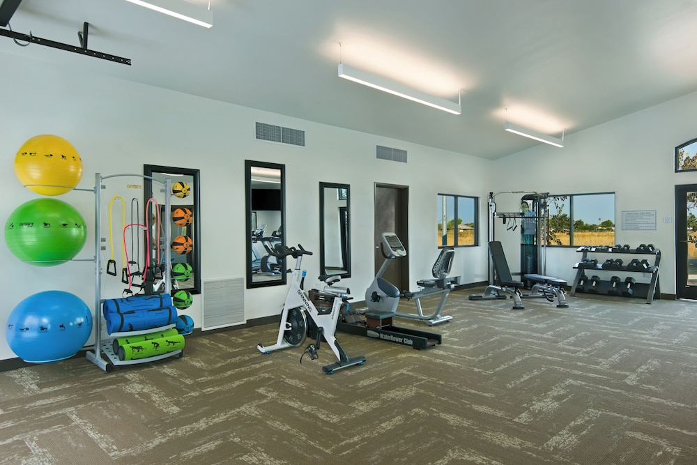 Rohnert Park Vacations - Oxford Suites Sonoma County - Property Image 8