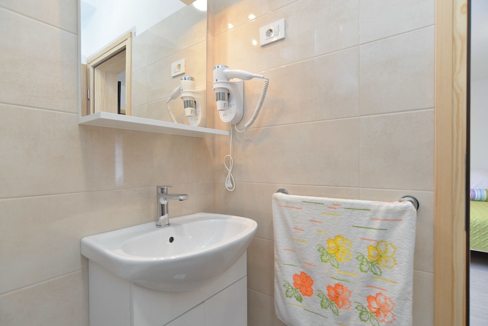 Apartment 1659 view 5