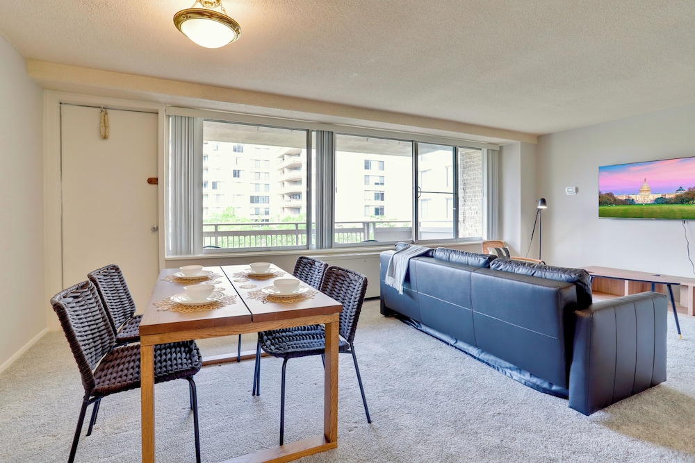 Immerse Yourself in This Beatiful Apt