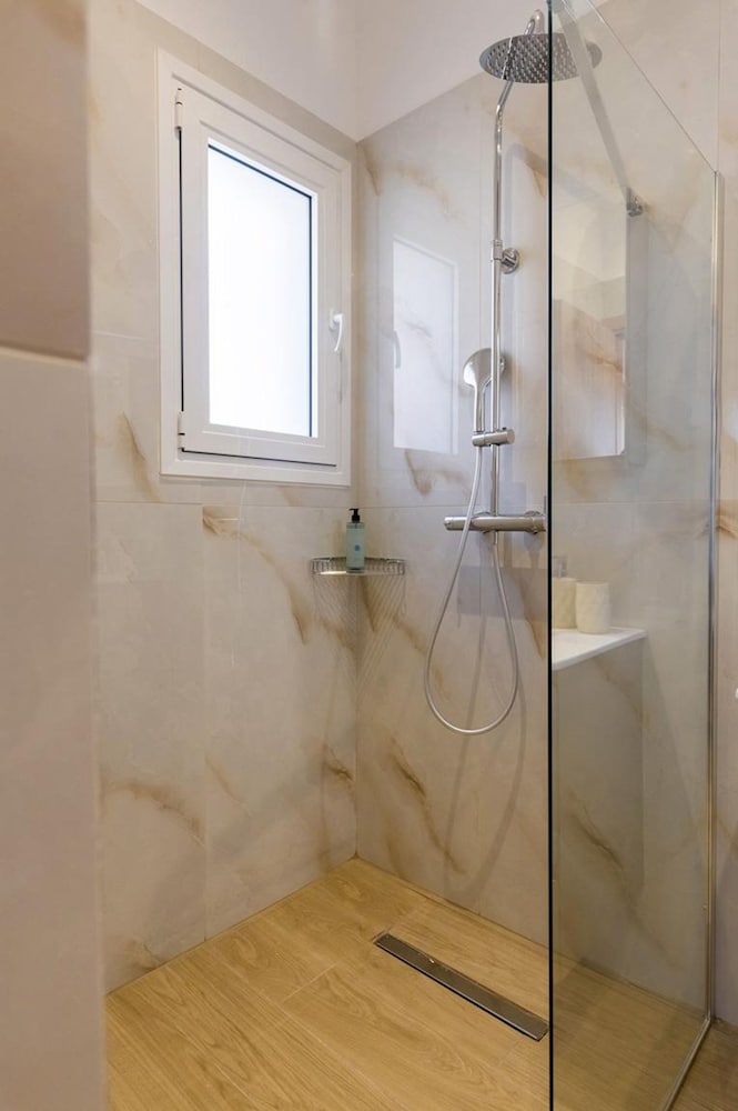 Casa di Pietra With 2 Bedrooms and 3 Bathrooms