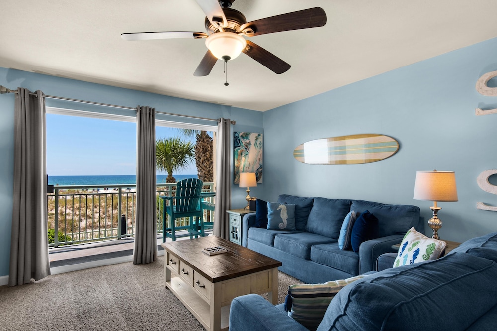Pelican Isle 107
