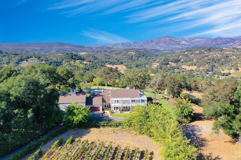 Sonoma Sunshine by Avantstay Countryside Views