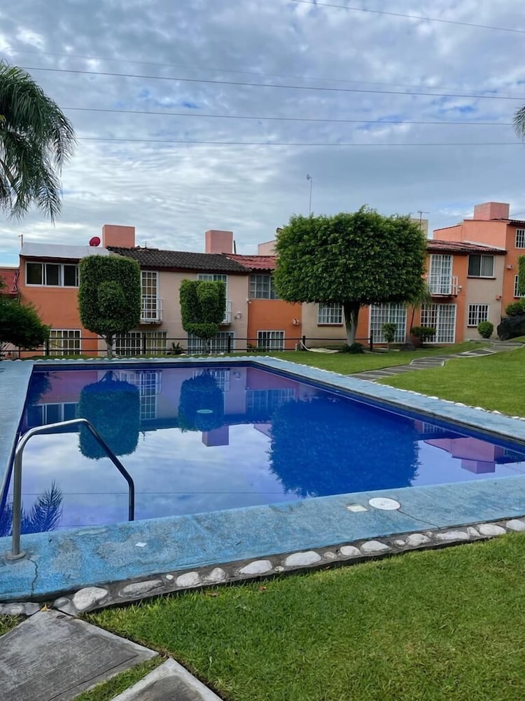 GEOVILLAS LA HACIENDA NORTE view 2