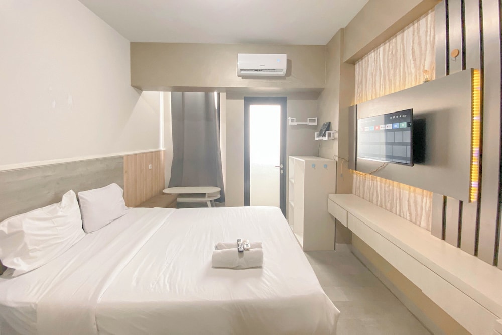 Well Furnished Studio At The Alton Apartment