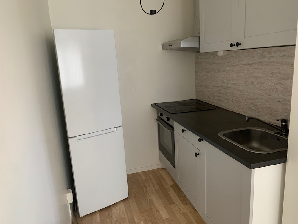 Stockholm Apartment - Sleeps 4 & Free Parking