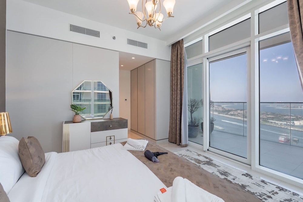 Mesmerizing 2BR in Emaar Beachfront With Sea Views