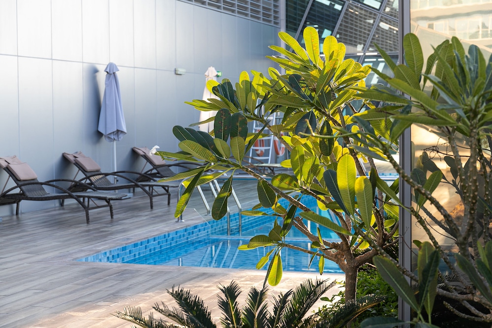 GLOBALSTAY. J One Tower Apartments