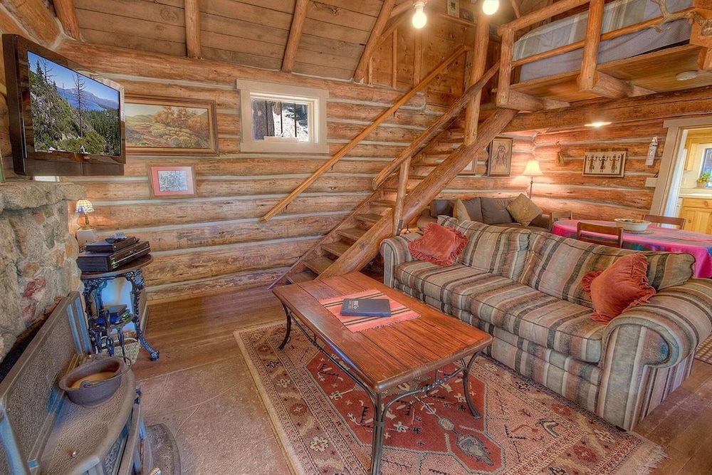 Zephyr Cabin 3 Bedroom Home by RedAwning - Property Image 20