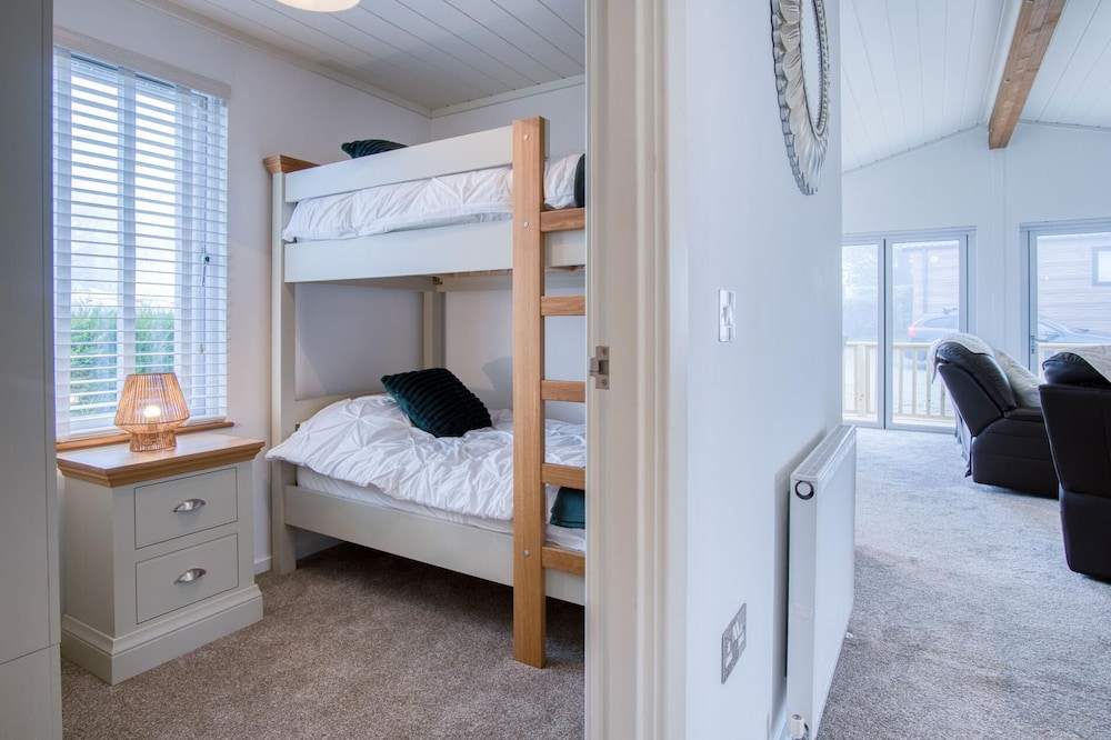 Swallow Lodge - 3 Bedroom Lodge - Wisemans Bridge