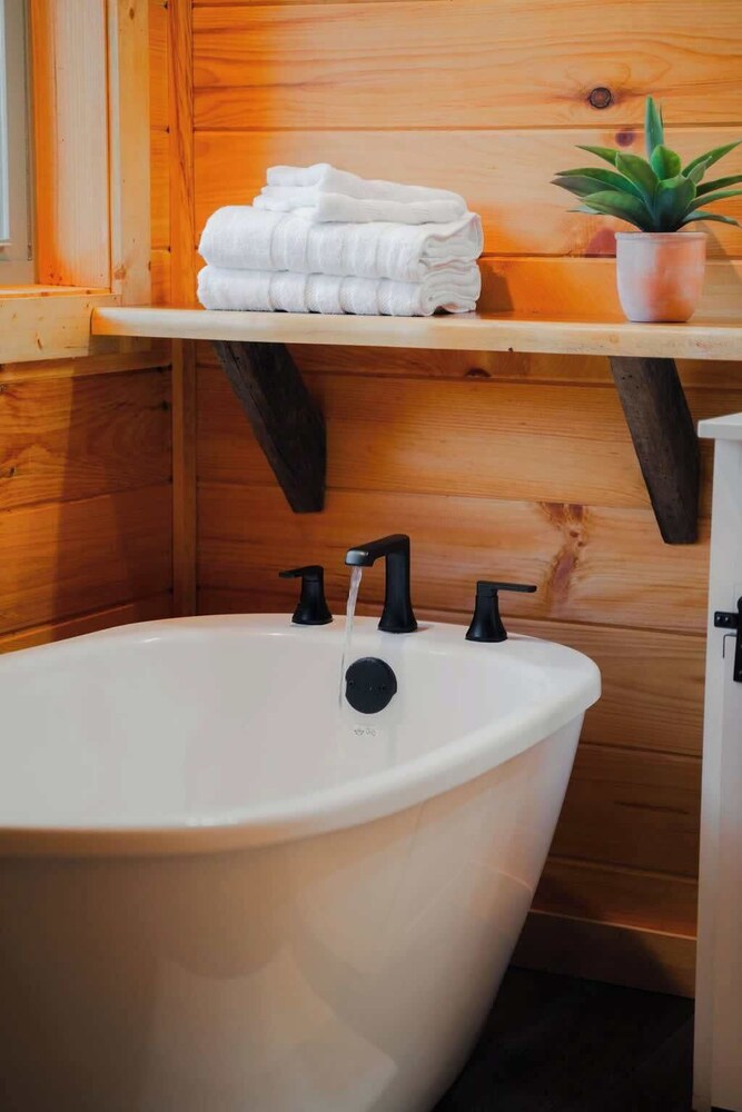 Memories at Hillside A Modern Cabin Hocking Hills