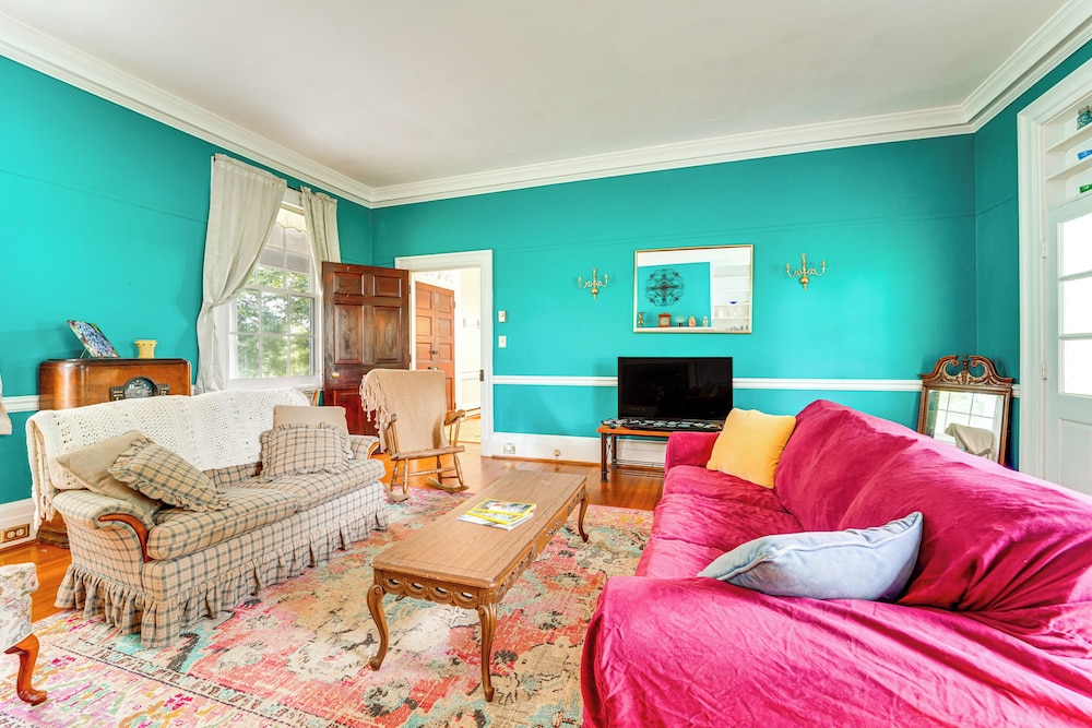 Historical 30-acre Retreat in Virginia!