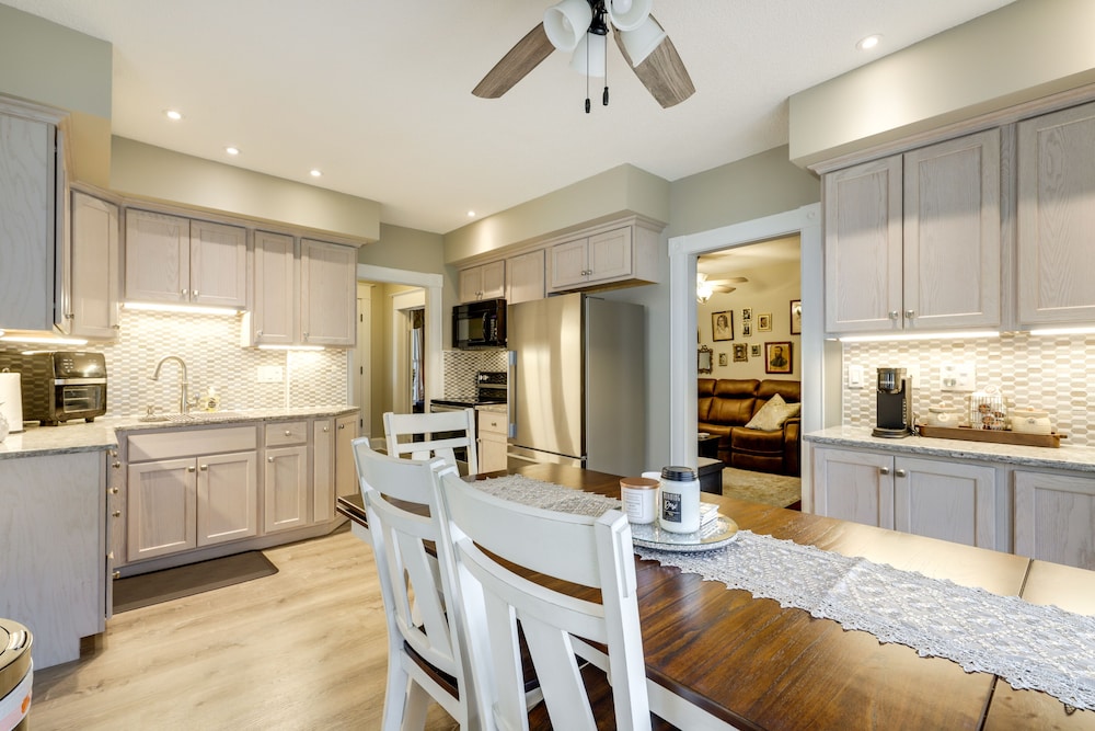 Cozy Springfield Vacation Rental Near Downtown