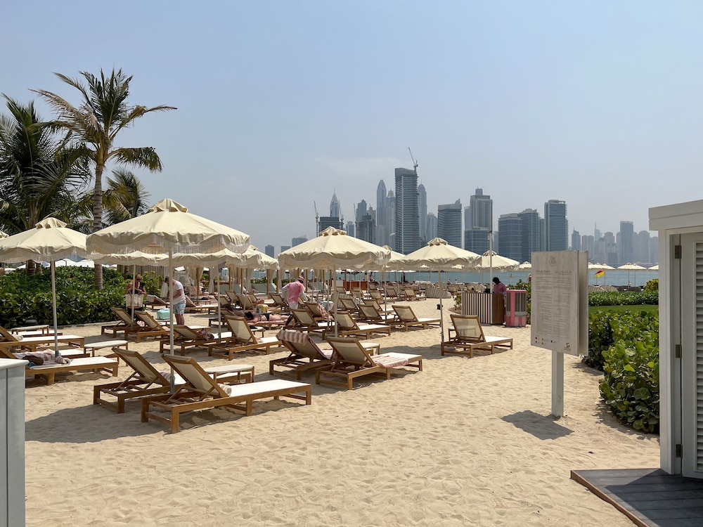 Palm Jumeirah 1BR Rooftop Infinity Pool