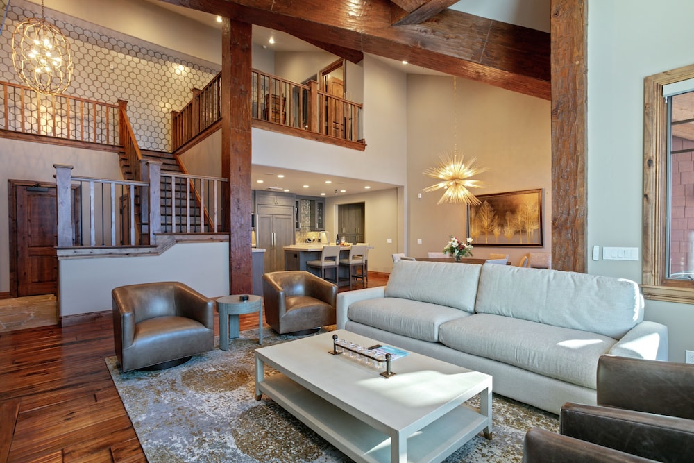 504 - Five Bedroom Penthouse Grand Lodge 5 Condo