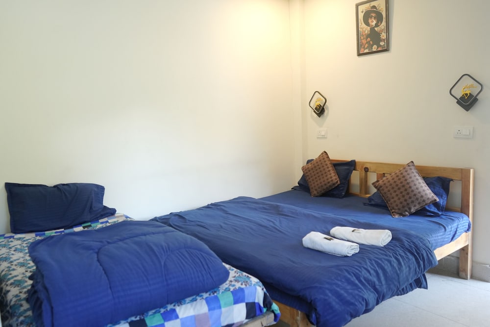 Skyard Hostel & Homestay (Harsil Valley)
