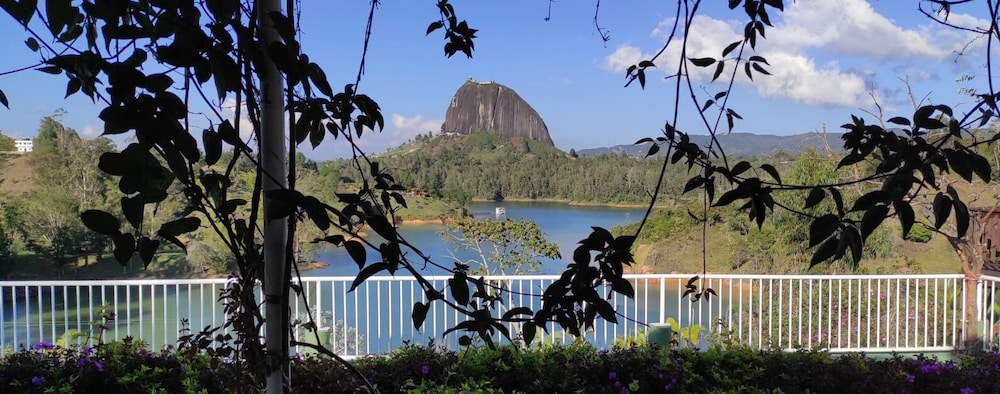 Casa de Campo Con Vista a la Piedra