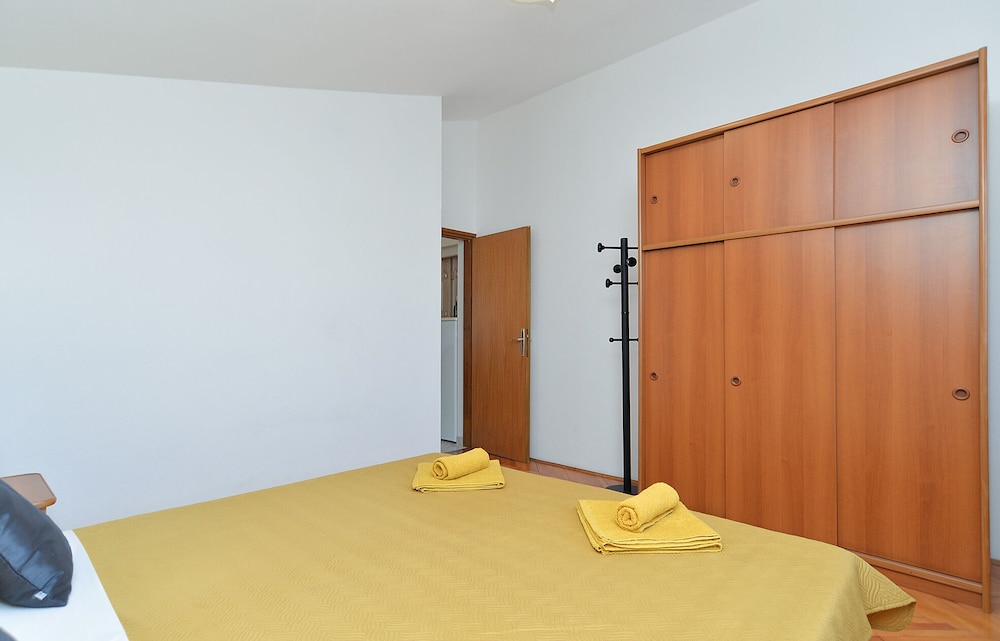 Apartments Emil 596